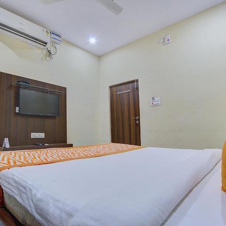 Hotel Oyo 7627 Royal Plaza à Haïdarabad Extérieur photo