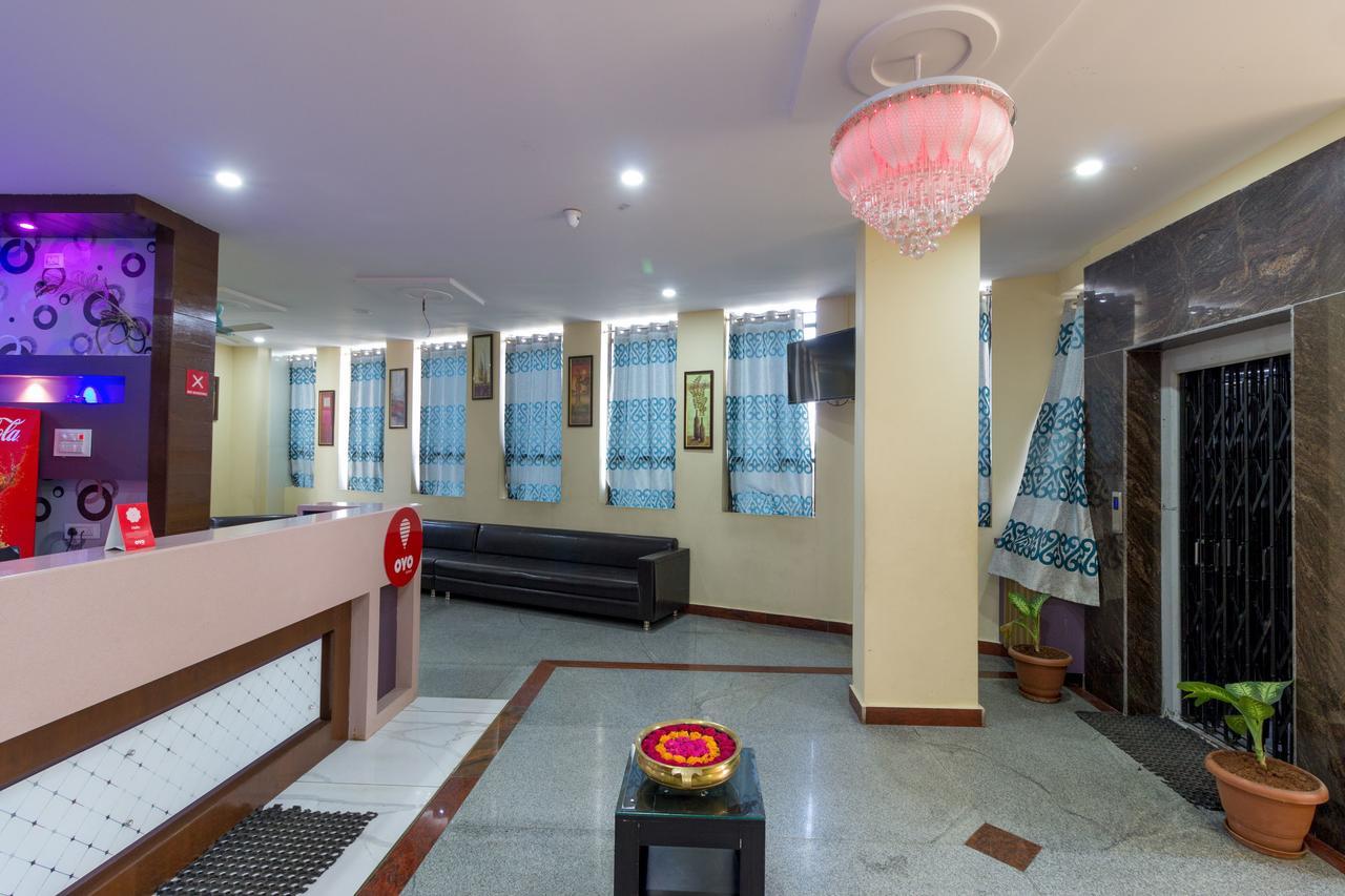 Hotel Oyo 7627 Royal Plaza à Haïdarabad Extérieur photo