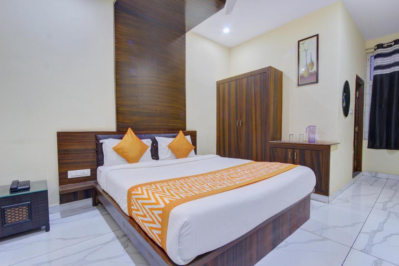 Hotel Oyo 7627 Royal Plaza à Haïdarabad Extérieur photo