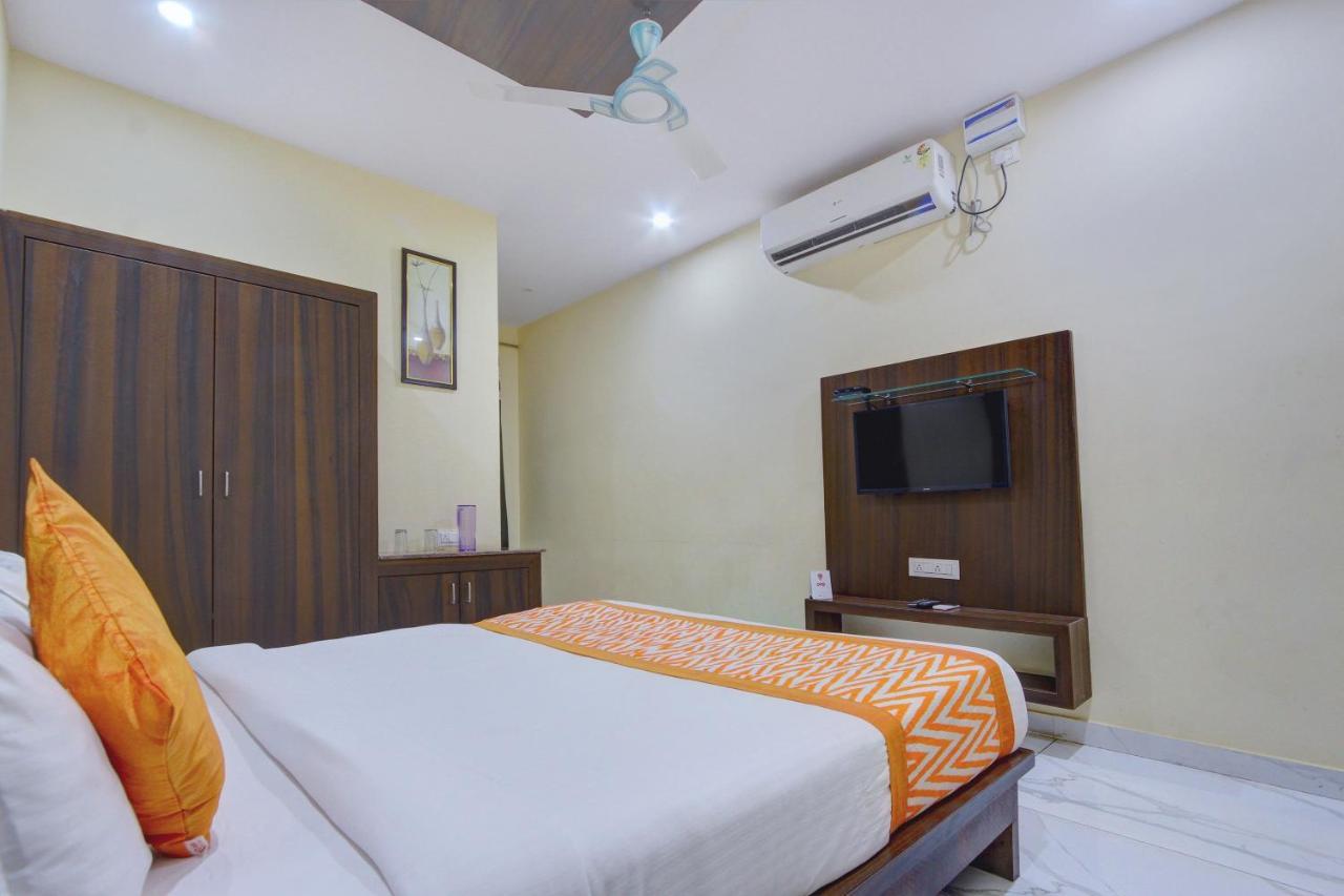 Hotel Oyo 7627 Royal Plaza à Haïdarabad Extérieur photo