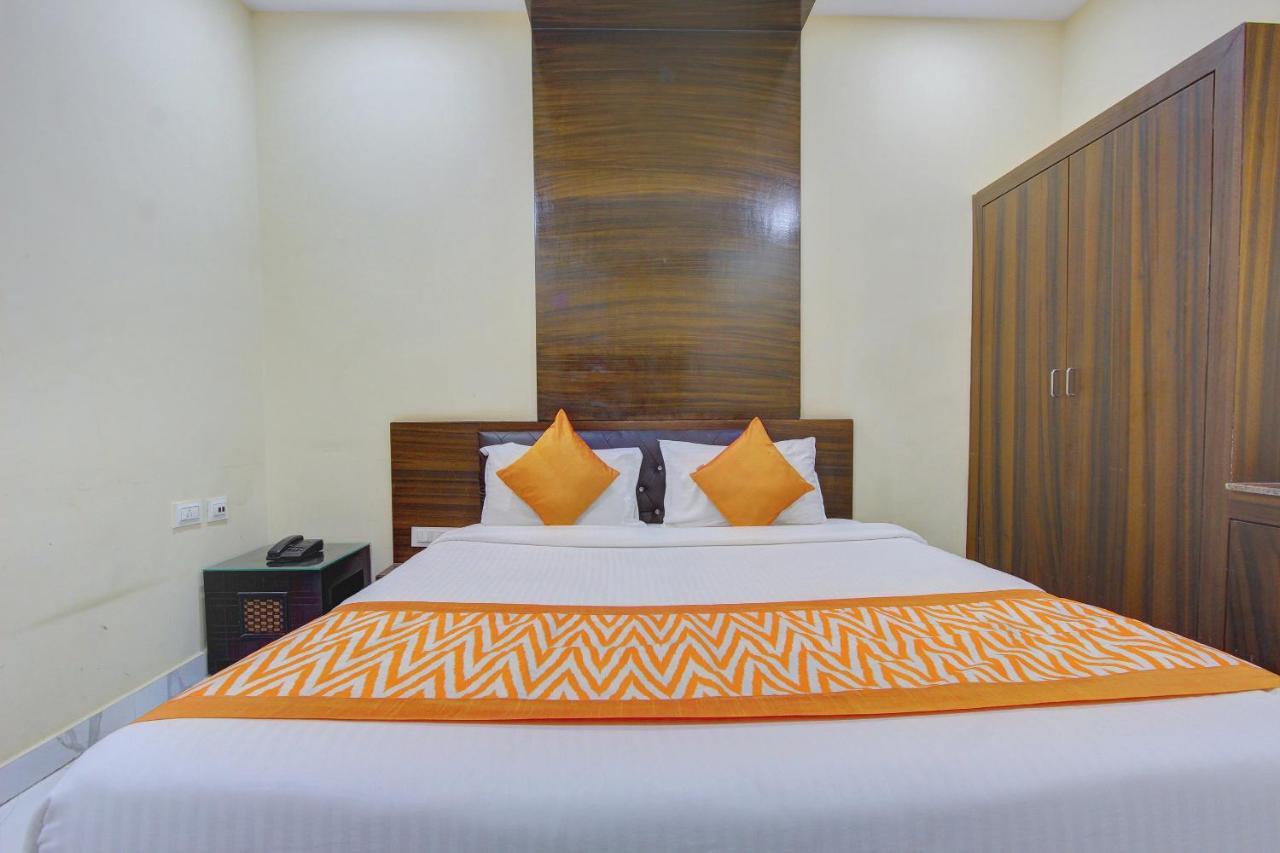 Hotel Oyo 7627 Royal Plaza à Haïdarabad Extérieur photo