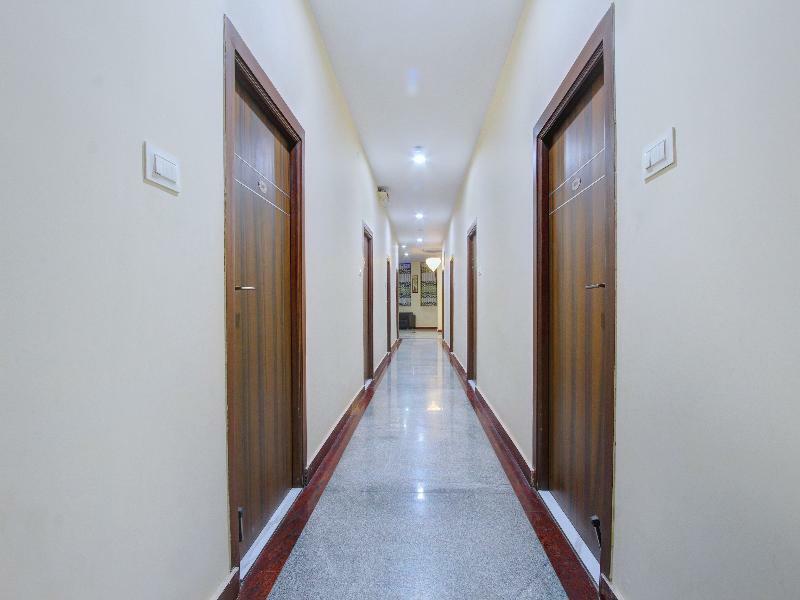 Hotel Oyo 7627 Royal Plaza à Haïdarabad Extérieur photo